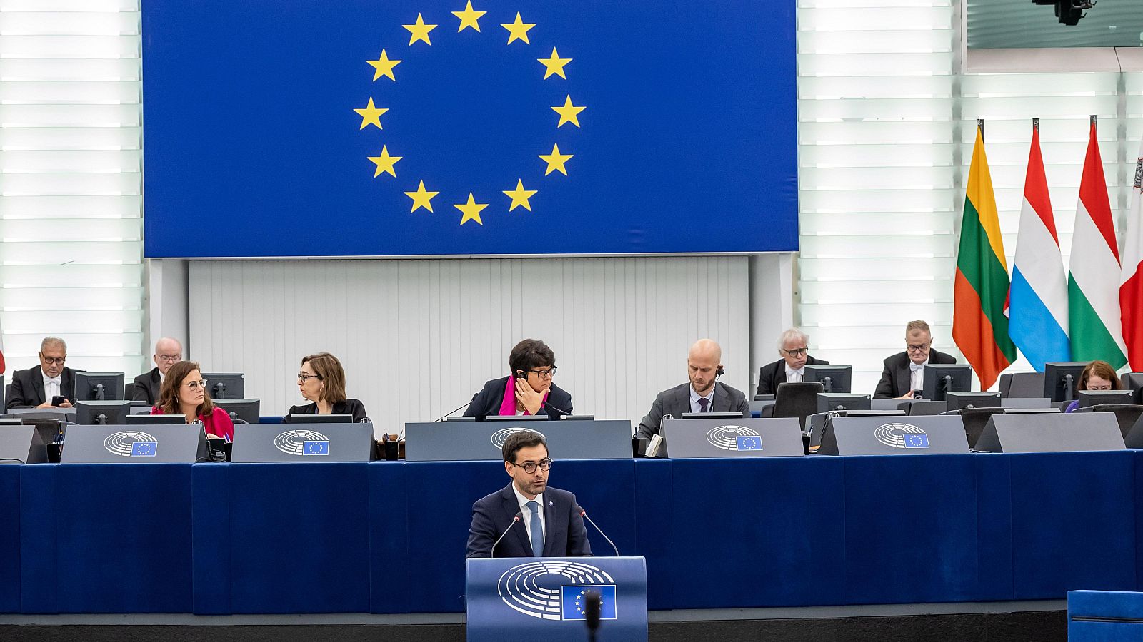 La UE propone implementar un arancel del 50% para las importaciones de acero debido al exceso de producción global