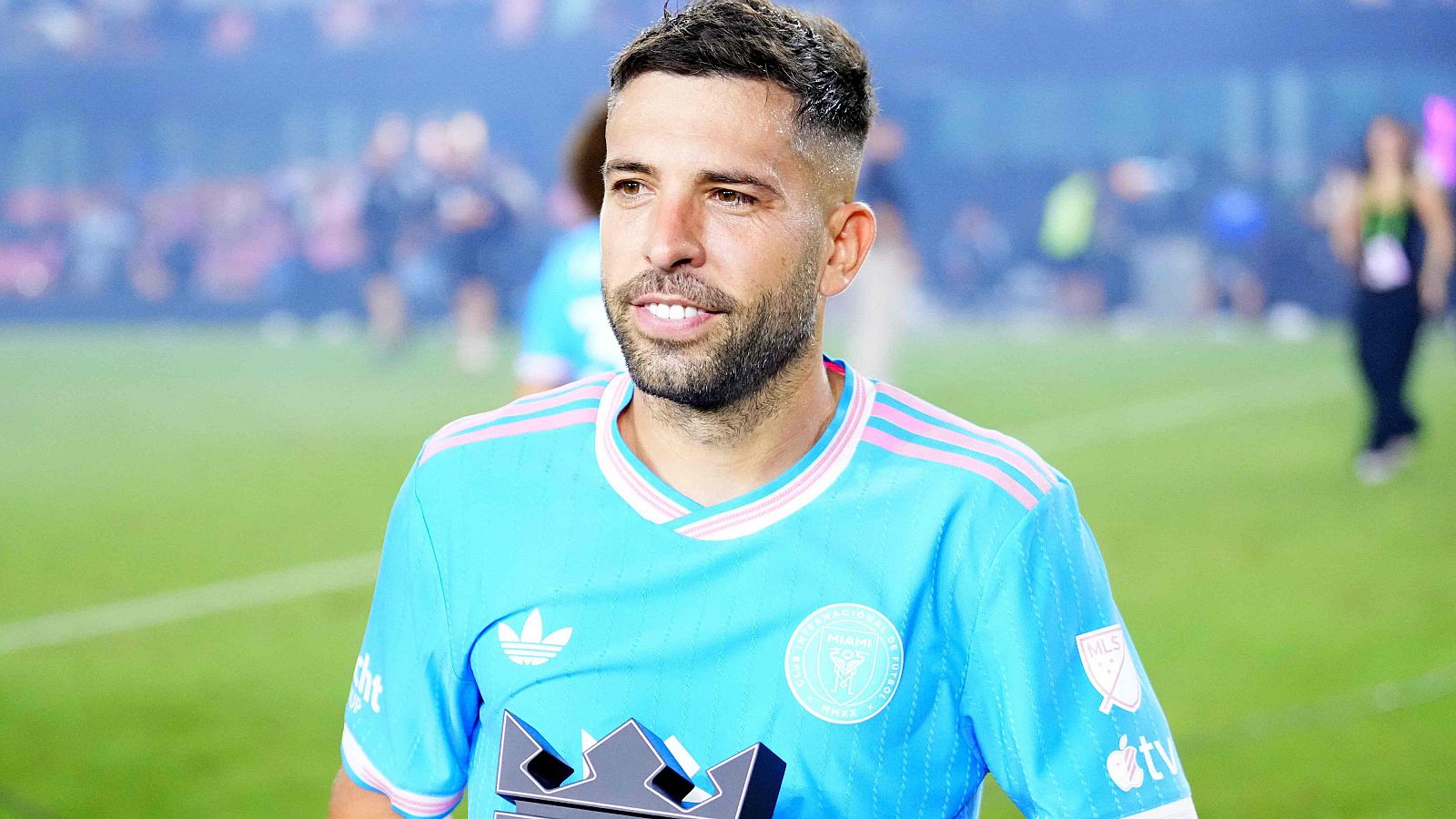 Jordi Alba anuncia su retirada: "Gracias fútbol, gracias por tanto"