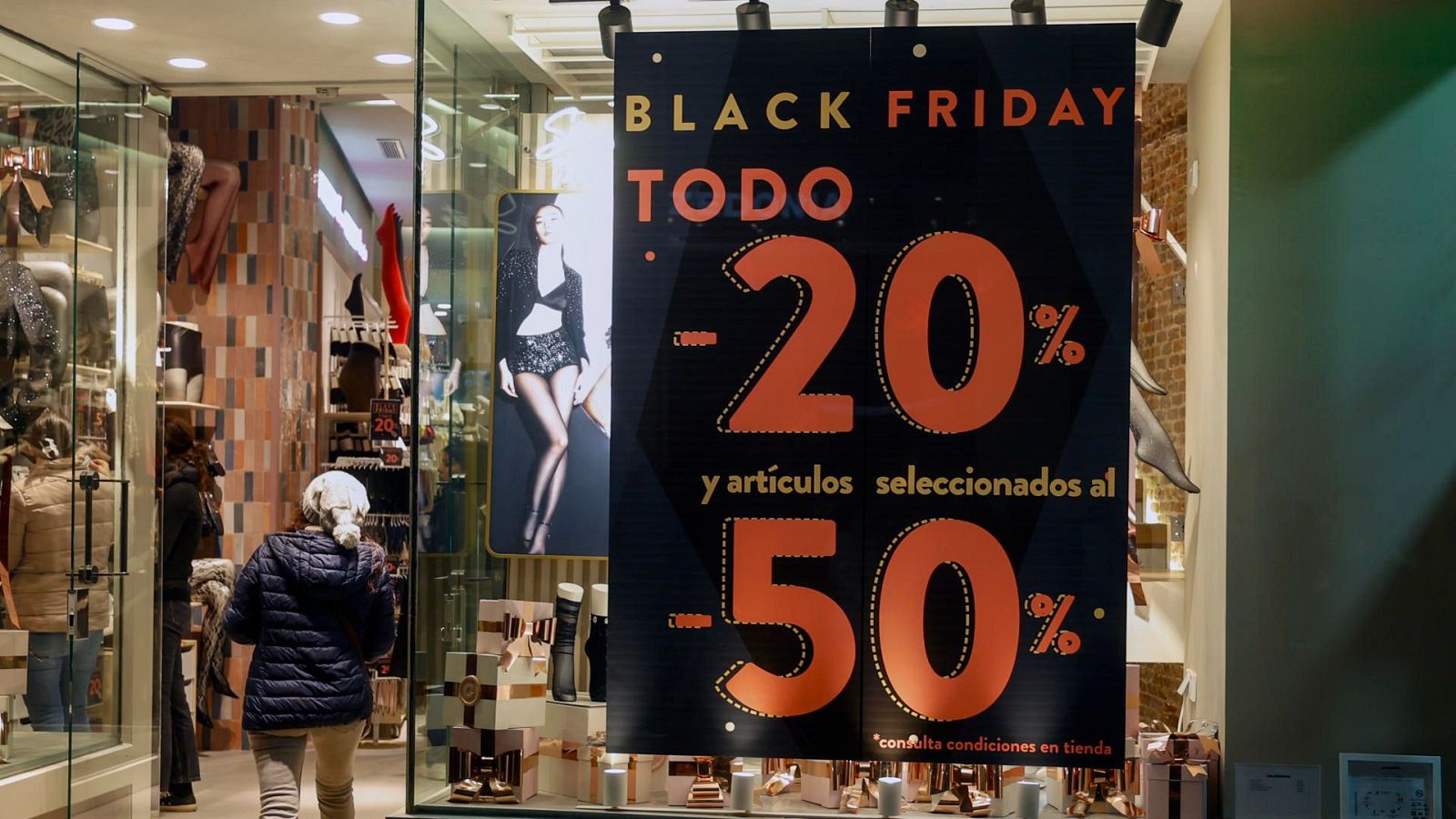 La justicia avala las sanciones de Consumo a siete empresas por falsas rebajas durante el 'Black Friday'