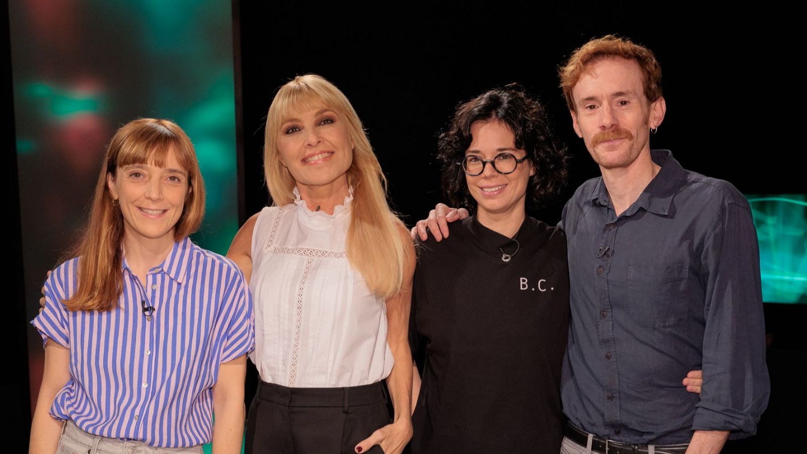 Cayetana Guillén Cuervo recibe a los actores la directora Elena Trapé y a los actores Laia Costa y Daniel Pérez Prada