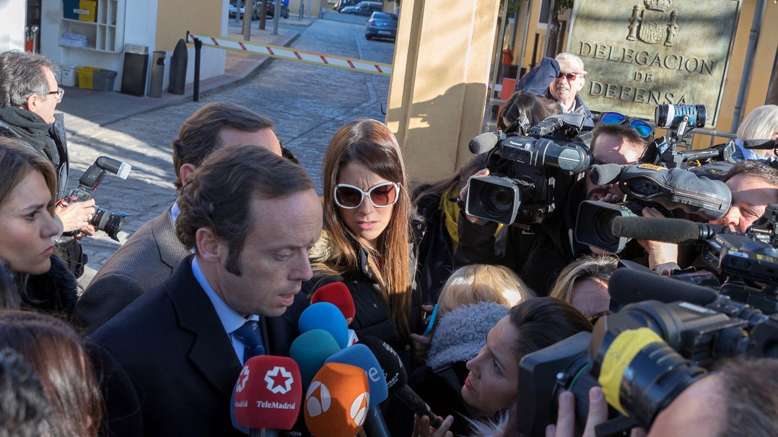 Los letrados de la soldado que ha denunciado una violación múltiple en el cuartel de Bobadilla (Málaga)