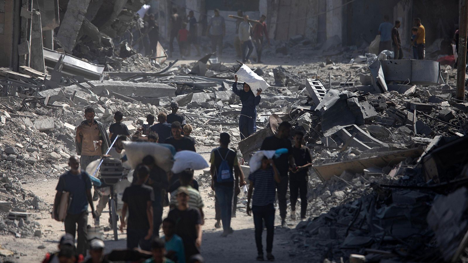 Los gazatíes regresan a sus casas