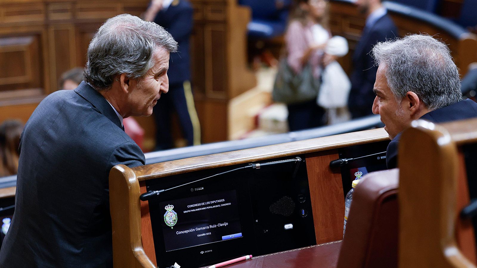 Los cribados de cáncer de mama y el aborto complican a Feijóo