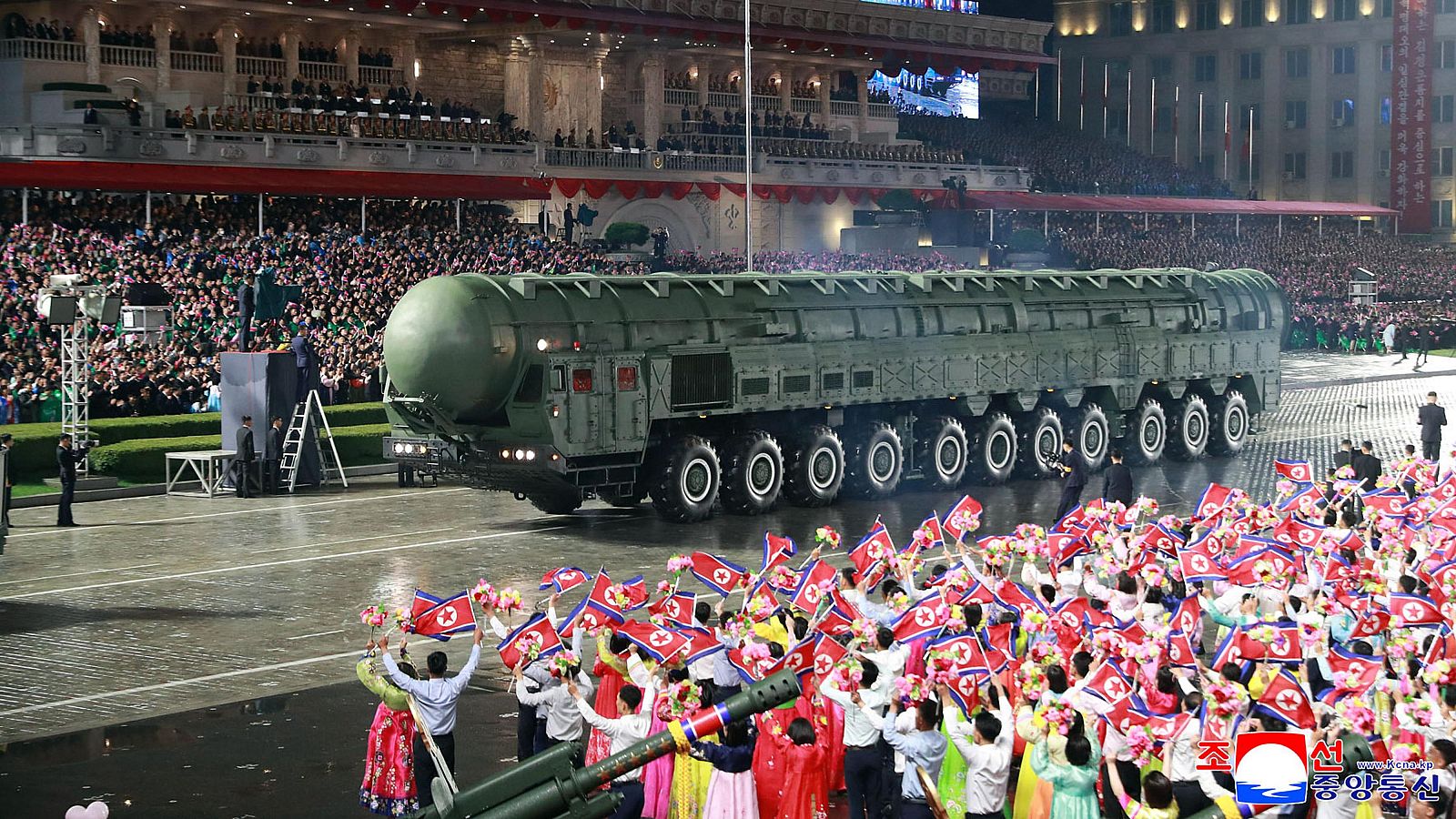 Corea del Norte muestra su "misil más poderoso"