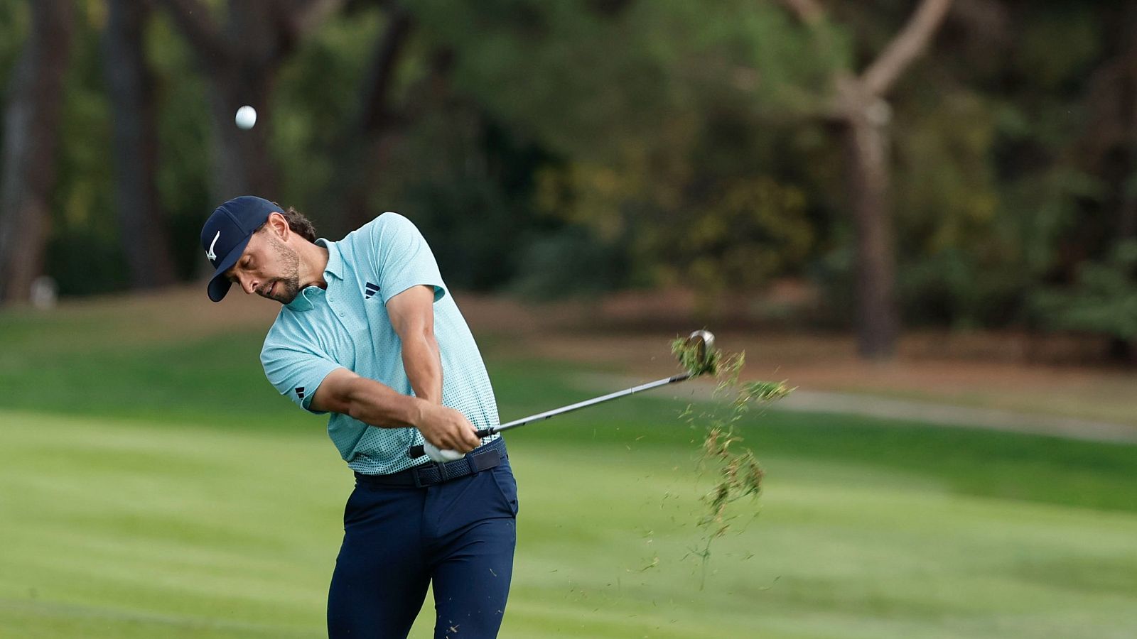 Marco Penge afianza su liderato en el Open de españa de golf y Jon Rahm dice adiós a sus opciones