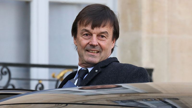 Una denuncia contra un ministro francés por violar a la nieta de Mitterrand sacude el gobierno de Macron