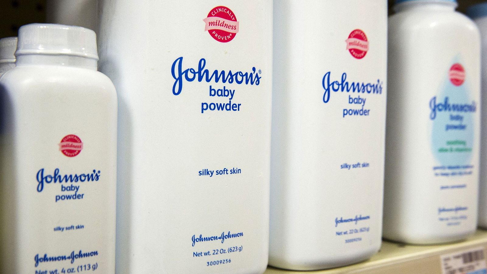 Johnson & Johnson afronta una demanda en el Reino Unido por vender talco para bebé contaminado con asbesto