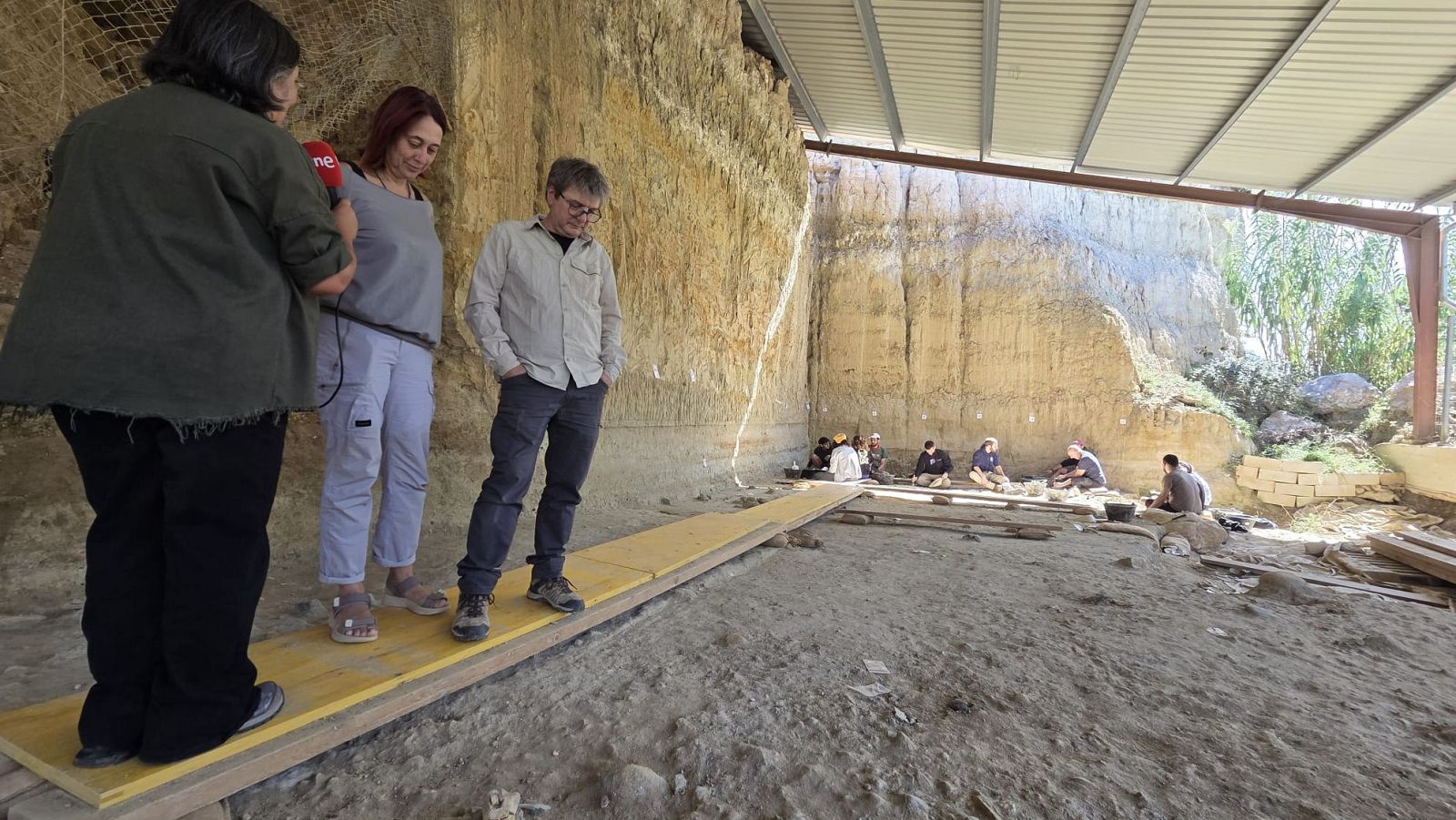 Ràdio 4 estrena un nou capítol de 'Sense memòria', des del jaciment arqueològic del Barranc de la Boella. El programa s'endinsa a les antigues ribes del riu Francolí per descobrir un dels indrets més antics amb evidències d’ocupació humana a Europa