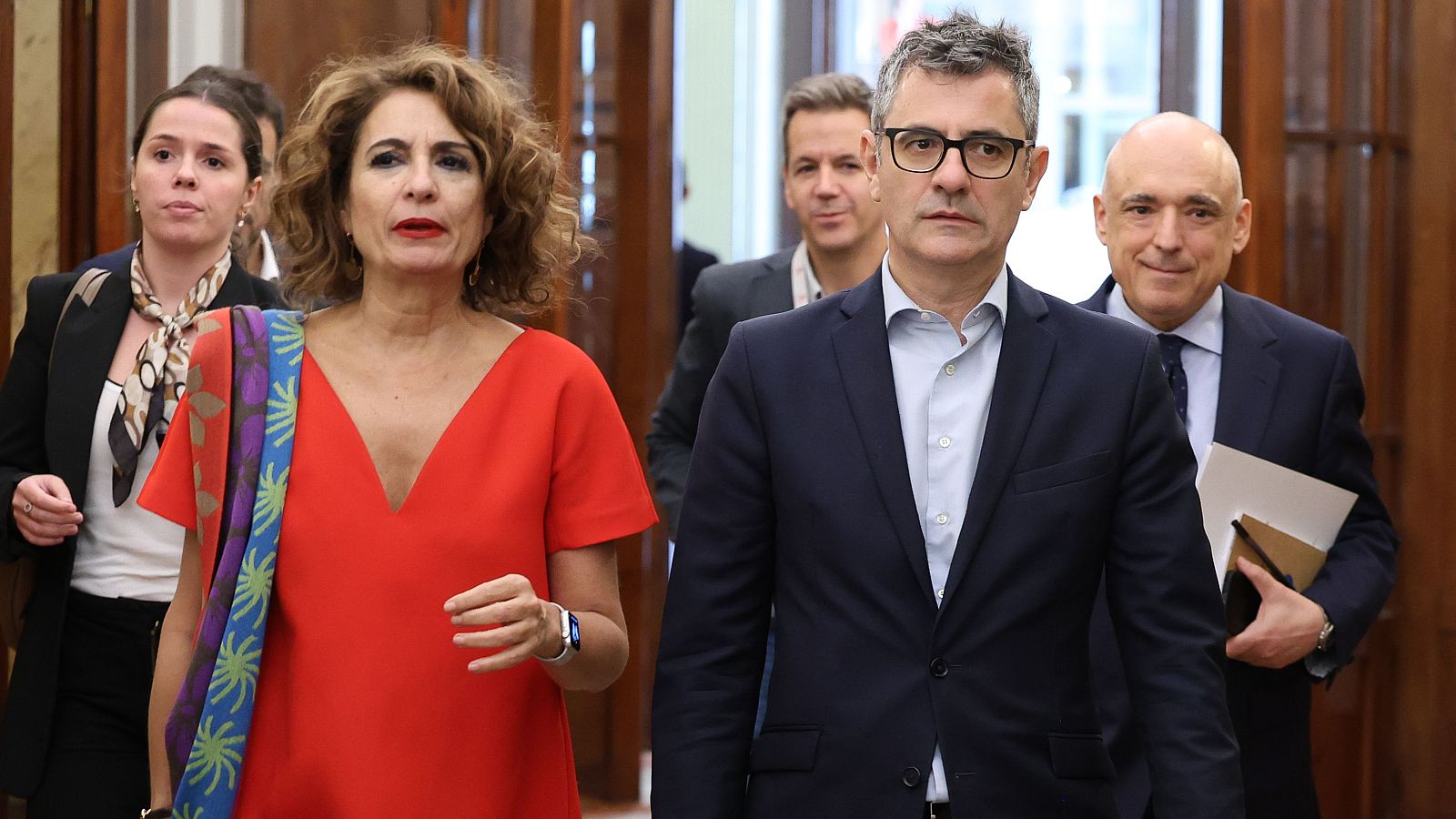 La vicepresidenta primera y ministra de Hacienda, María Jesús Montero, y el ministro de la Presidencia, Justicia y Relaciones con las Cortes, Félix Bolaños