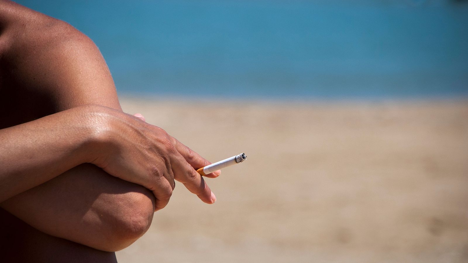 San Sebastián prohibirá fumar en las playas a partir del próximo verano