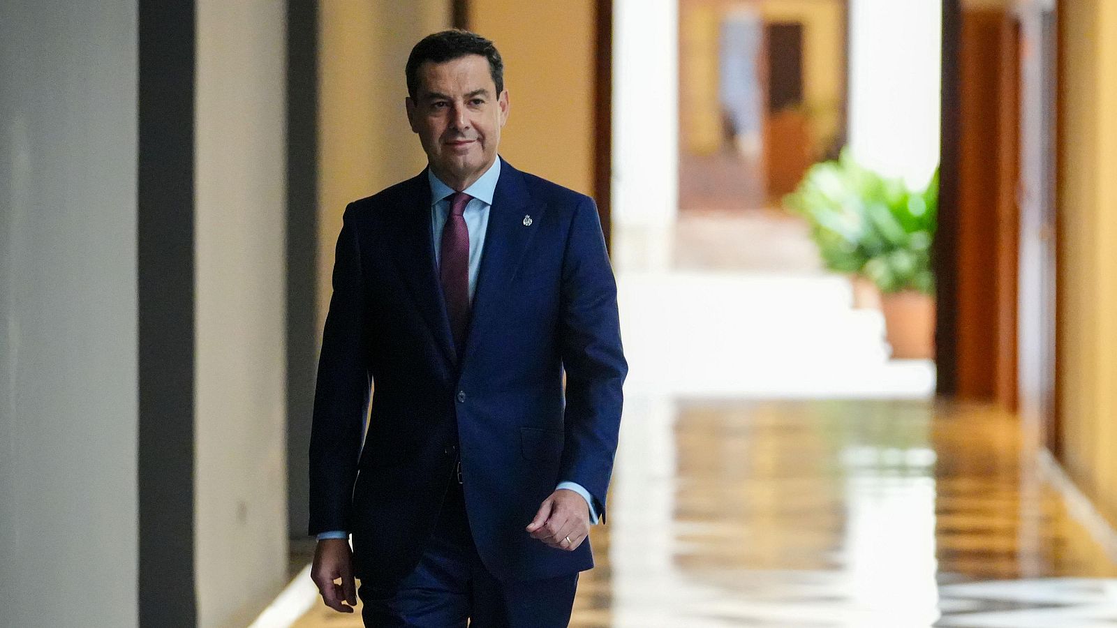 El PP de Juanma Moreno podría perder la mayoría absoluta en Andalucía, según una encuesta