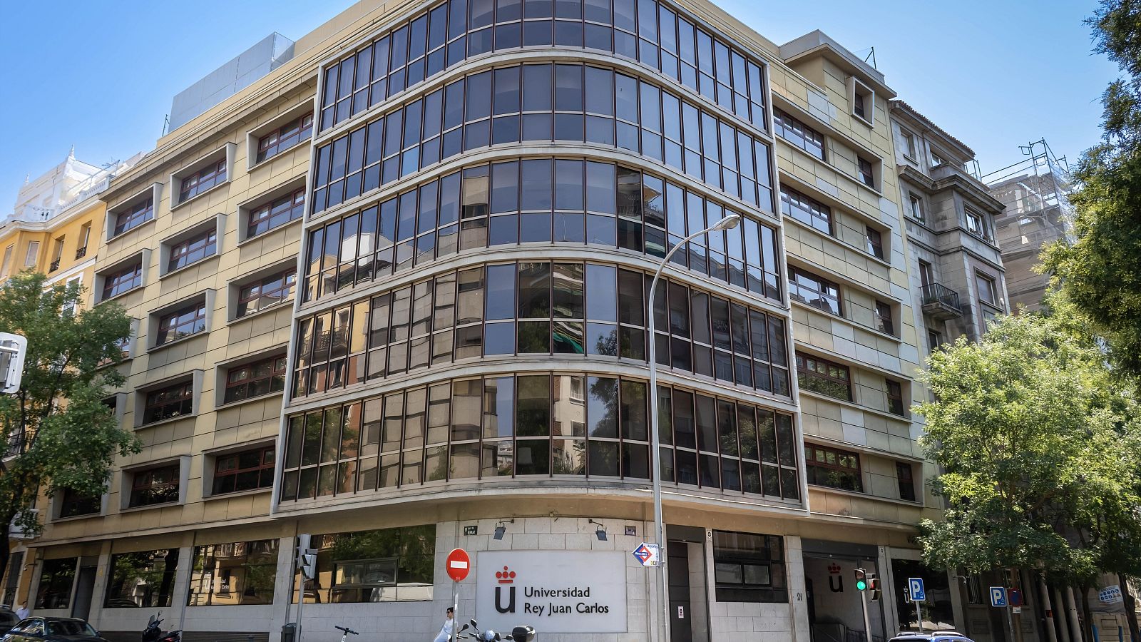 El Gobierno critica que el rescate de Ayuso a la universidad madrileña esté "condicionado"