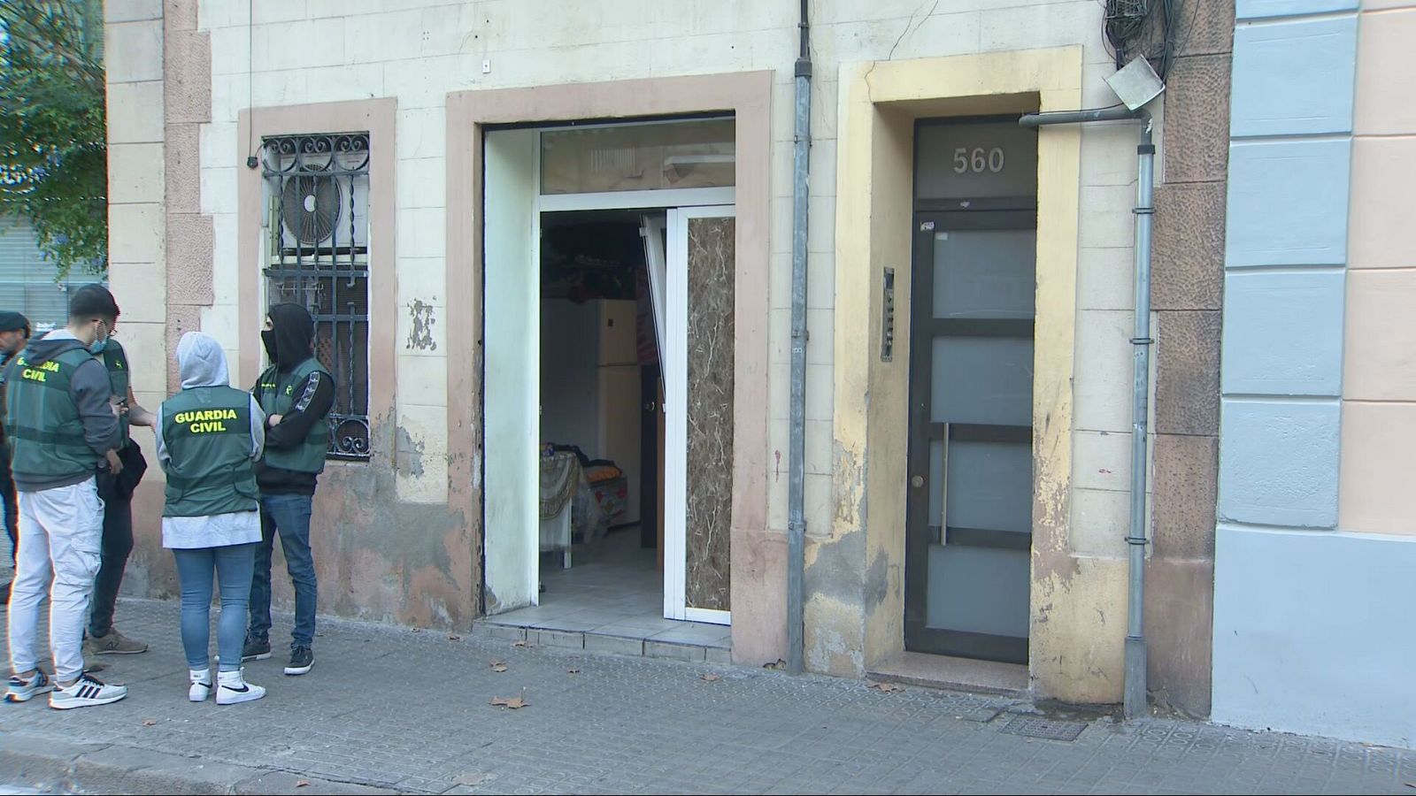 Operatiu de la Guàrdia Civil aquest dimarts al carrer Aragó de Barcelona