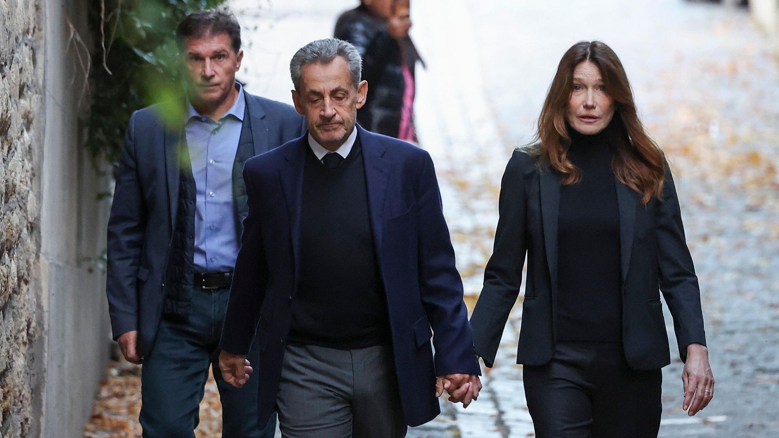 Sarkozy pasa su primera noche en prisión bajo protección especial ante "las amenazas que pesan sobre él"