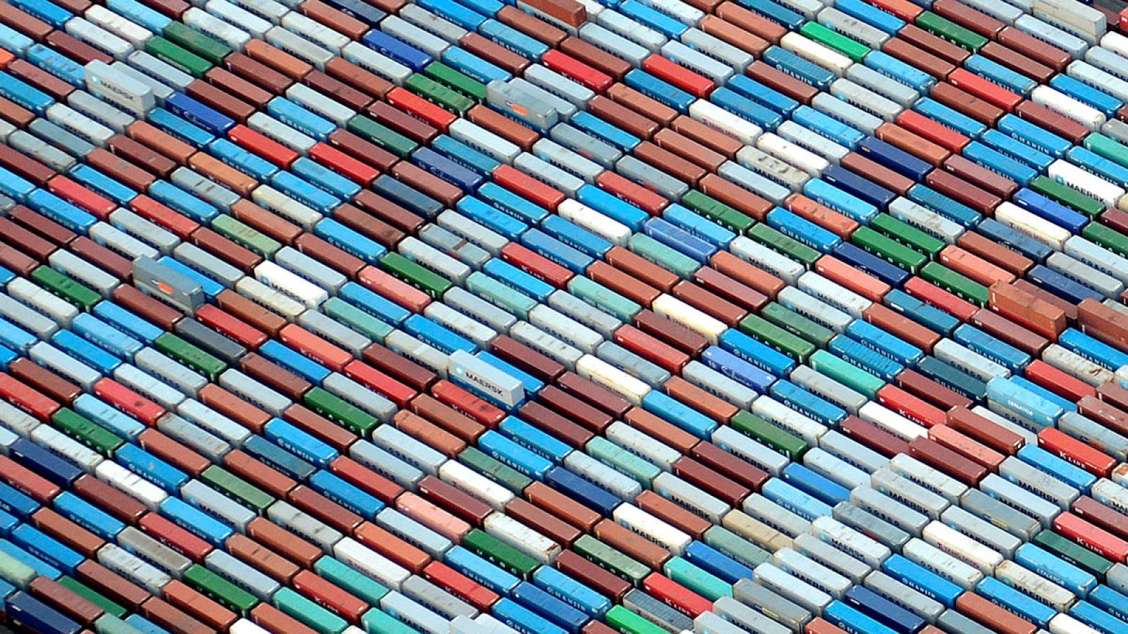 Contenedores en el puerto de Hamburgo