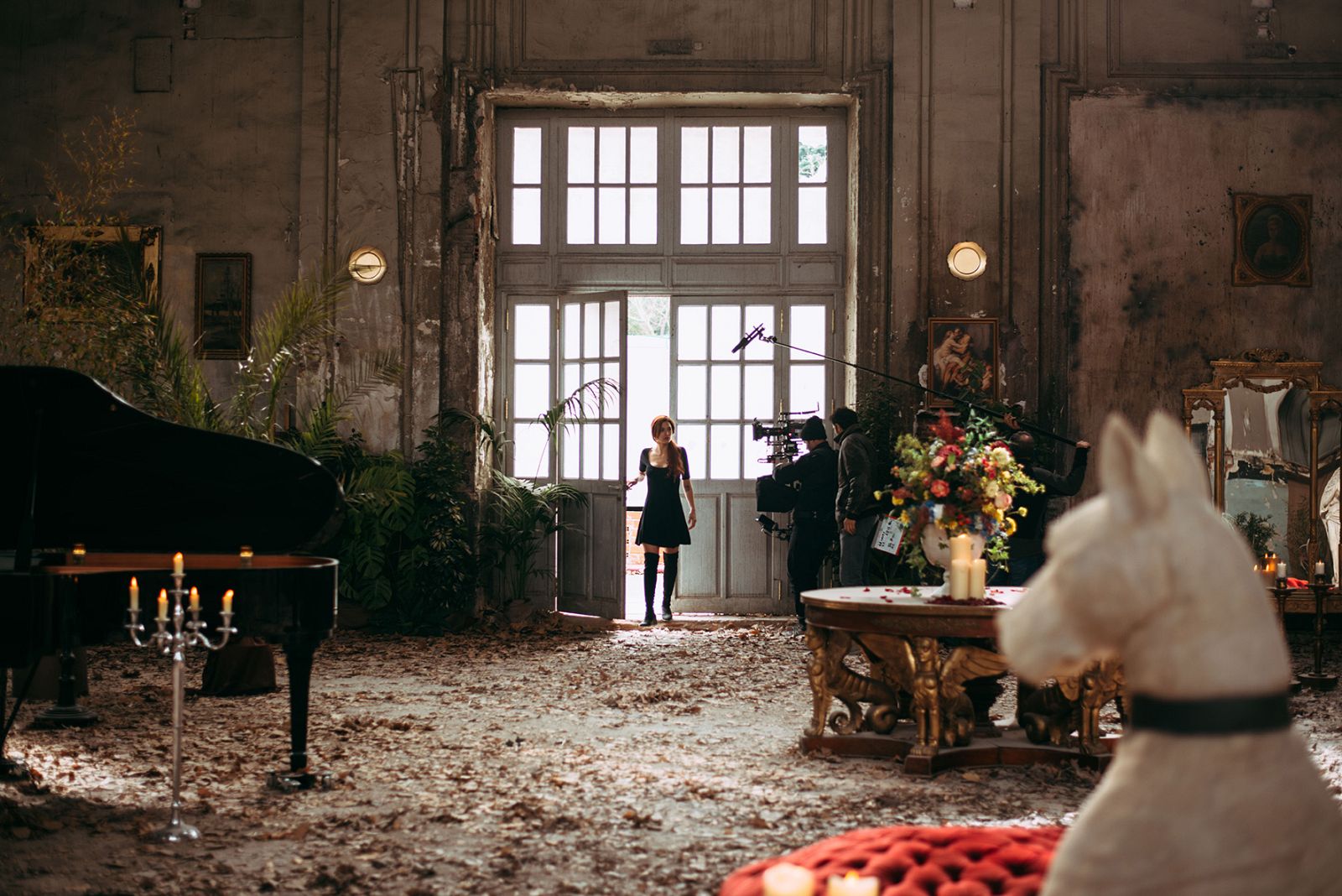 La ficción, creada por Frank Ariza, une la actualidad juvenil con un universo de fantasía