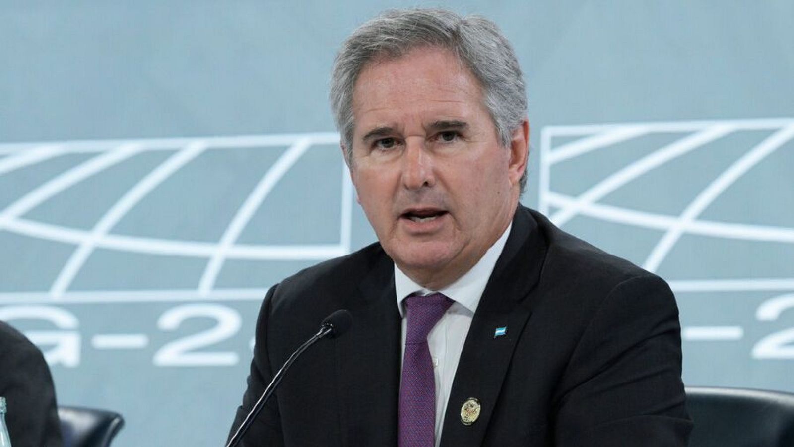 Pablo Quirno, nuevo ministro de Exteriores de Argentina, durante una rueda de prensa en Washington el 14 de octubre