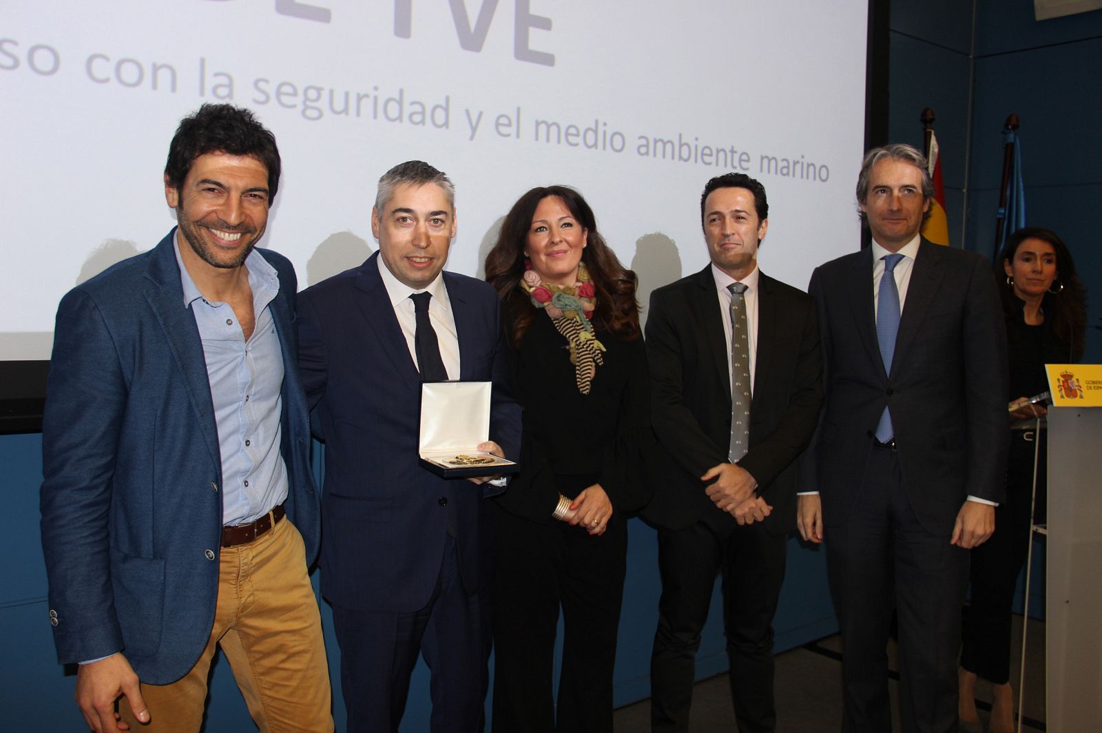 Foto de familia de los premiados por Salvamento Marítimo
