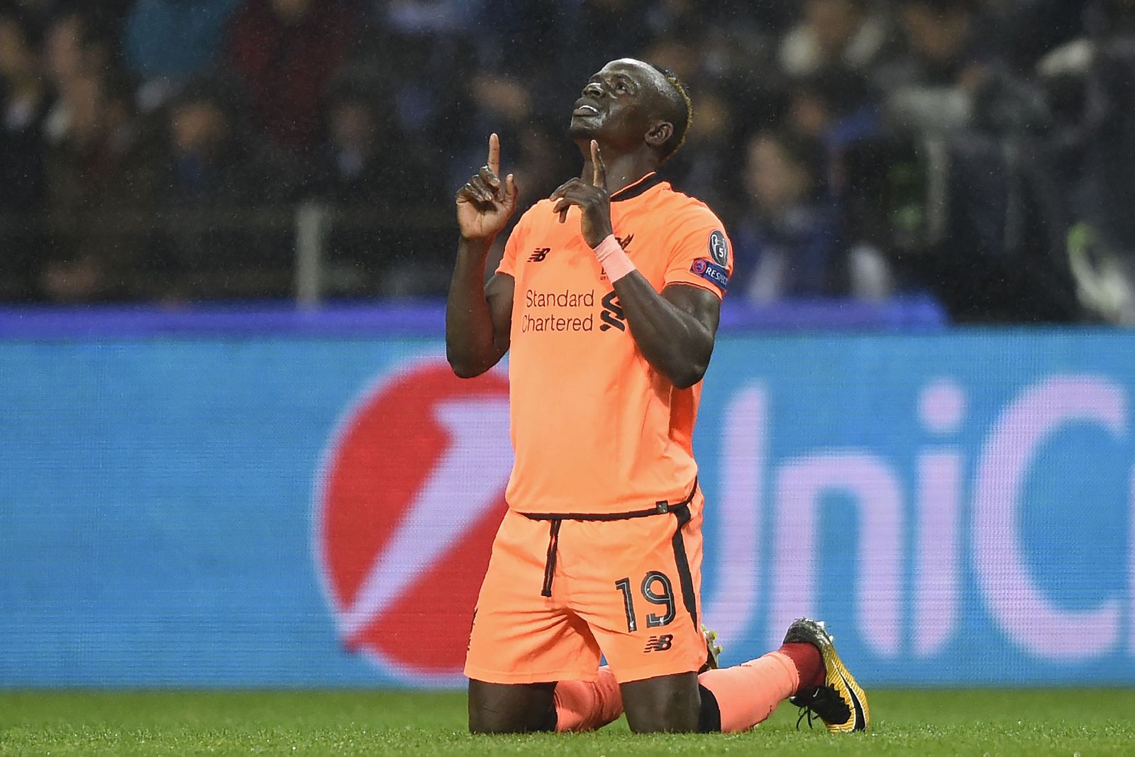 El senegalés del Liverpool Sadio Mane celebra el primer tanto anotado ante el Oporto.