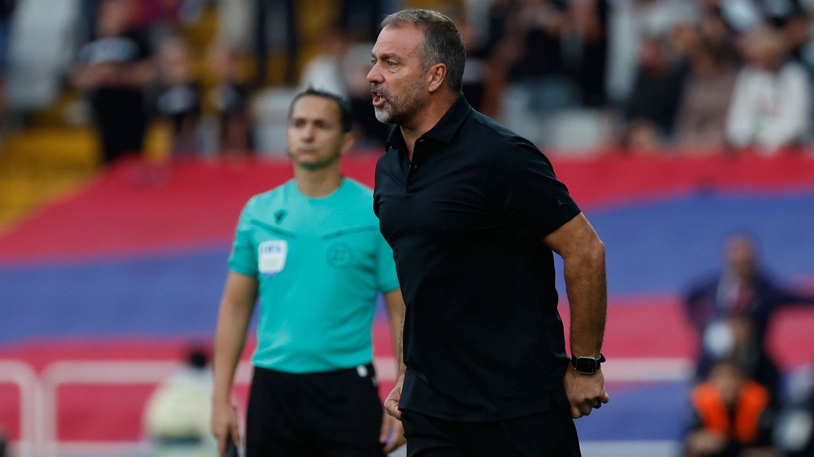 El entrenador del FC Barcelona, Hansi Flick, antes de su expulsión el pasado sábado