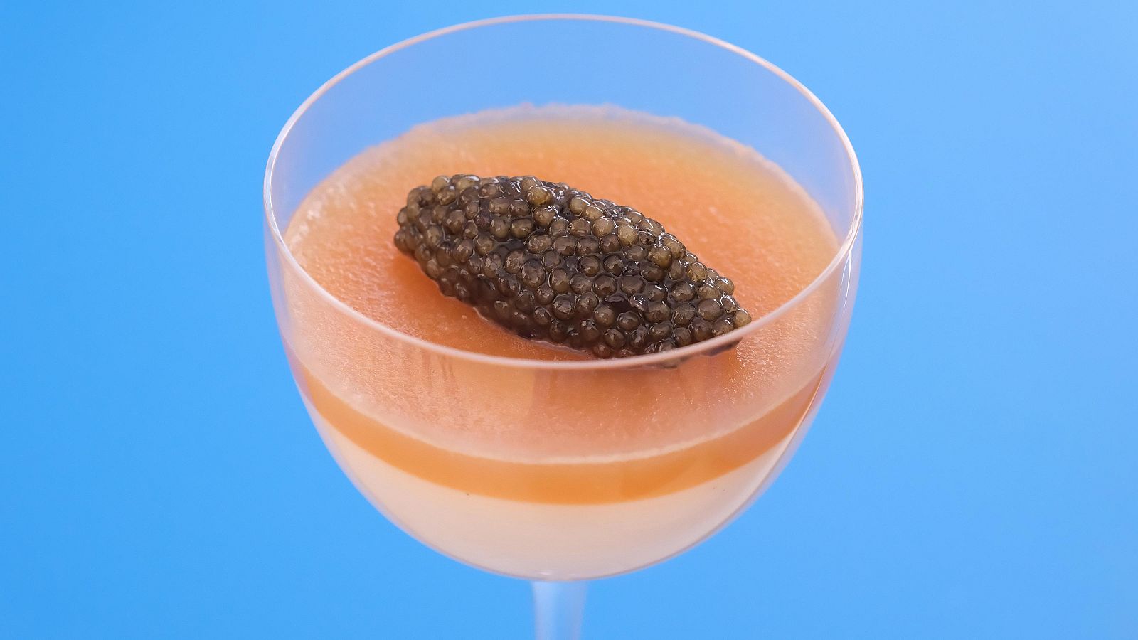 Receta de coliflor con consomé, gelatina ibérica y caviar de MasterChef Celebrity 10