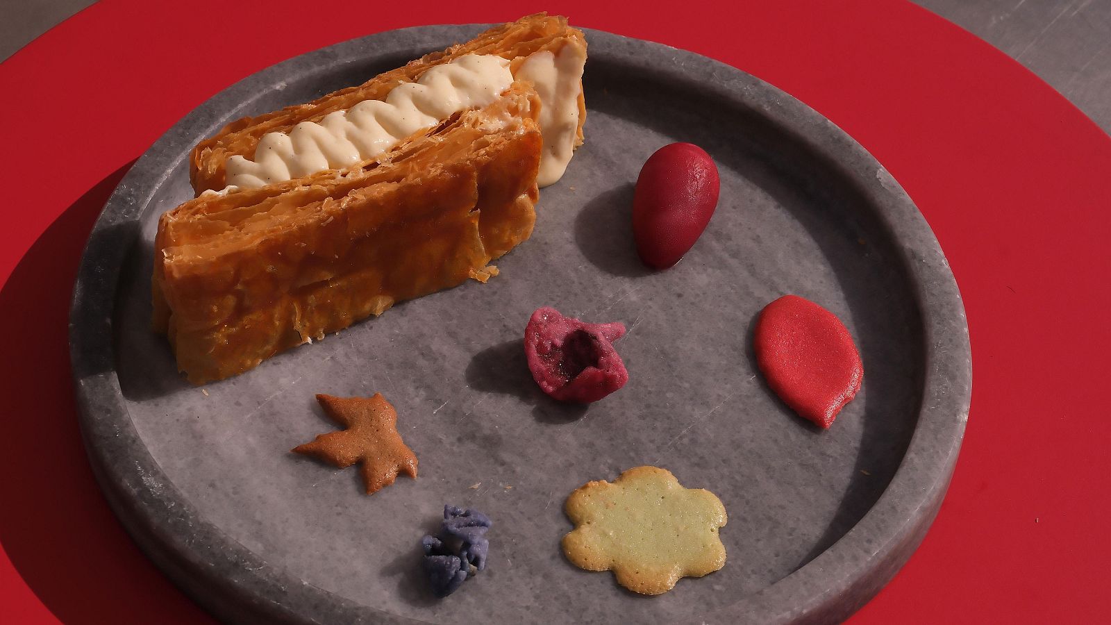 Receta de milhojas con frutas, flores y aromáticas de MasterChef Celebrity 10