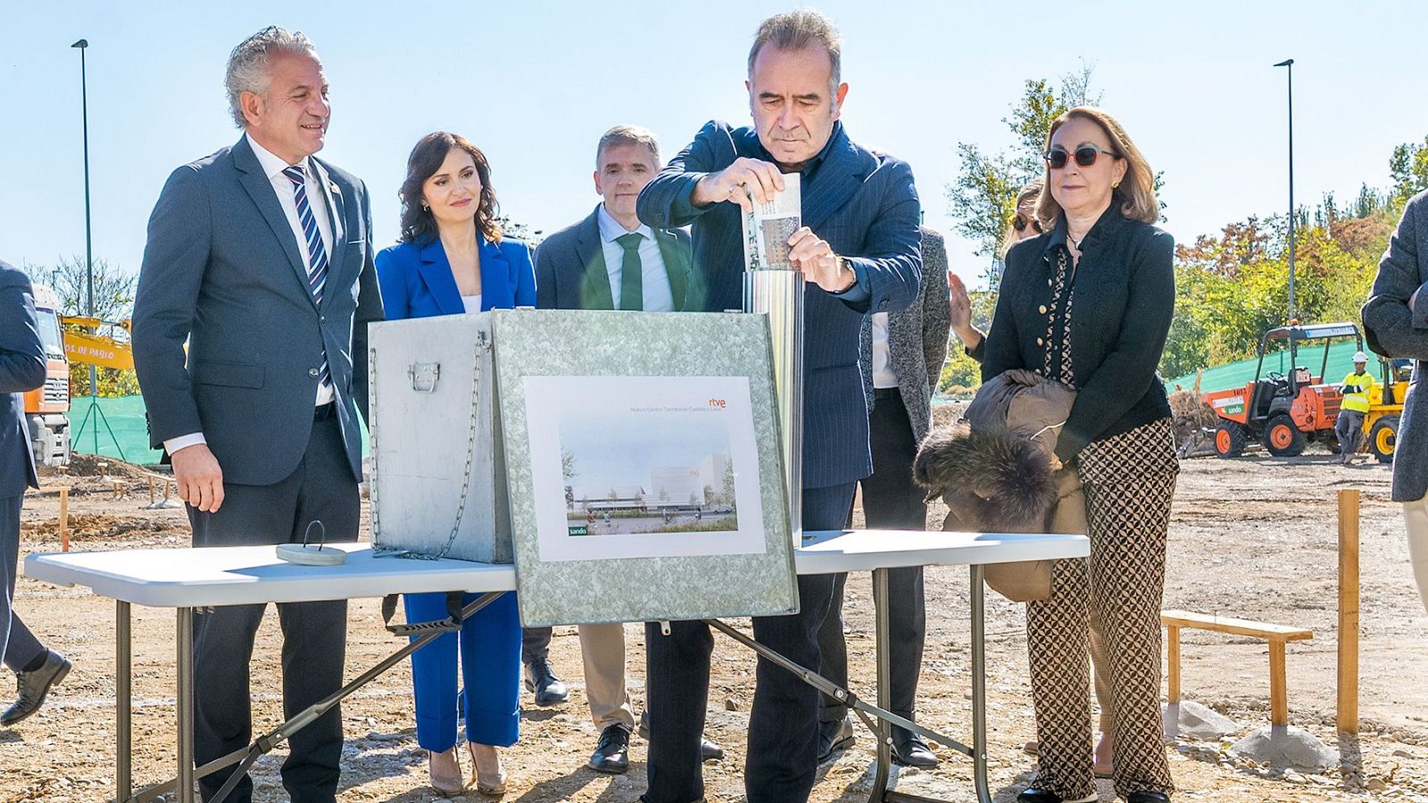 Acto de colocación de la primera piedra