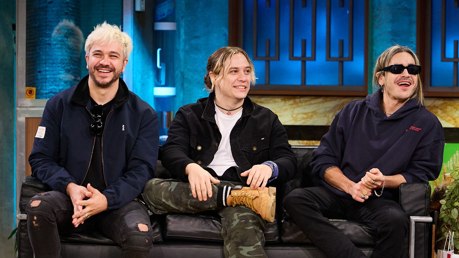 Los hermanos Gastón, Guido y Patricio Sardelli, de la banda Airbag, en La Revuelta 27/10/25