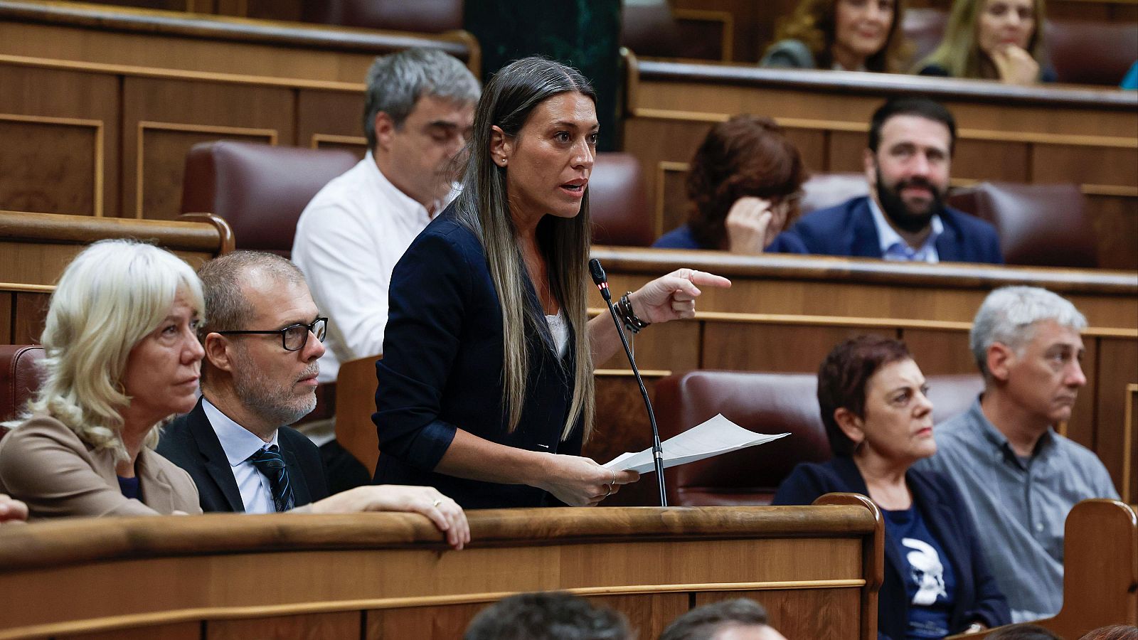 La portavoz de Junts, Míriam Nogueras, interviene durante la sesión de control al Ejecutivo
