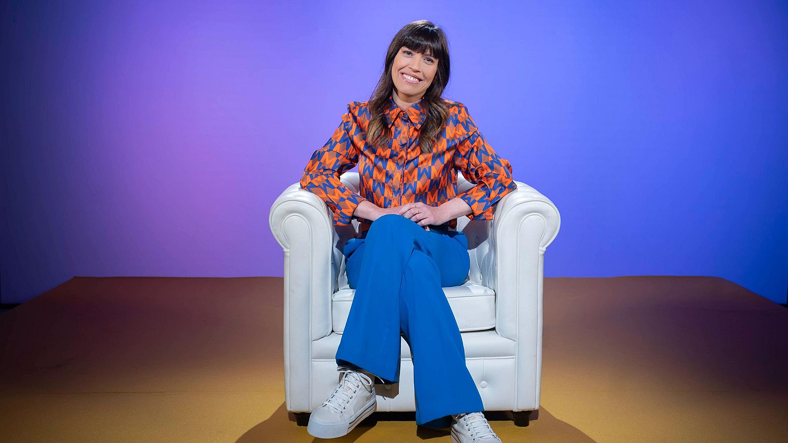 Laura Vives, presentadora de 'Calidoscopi', al plató del programa