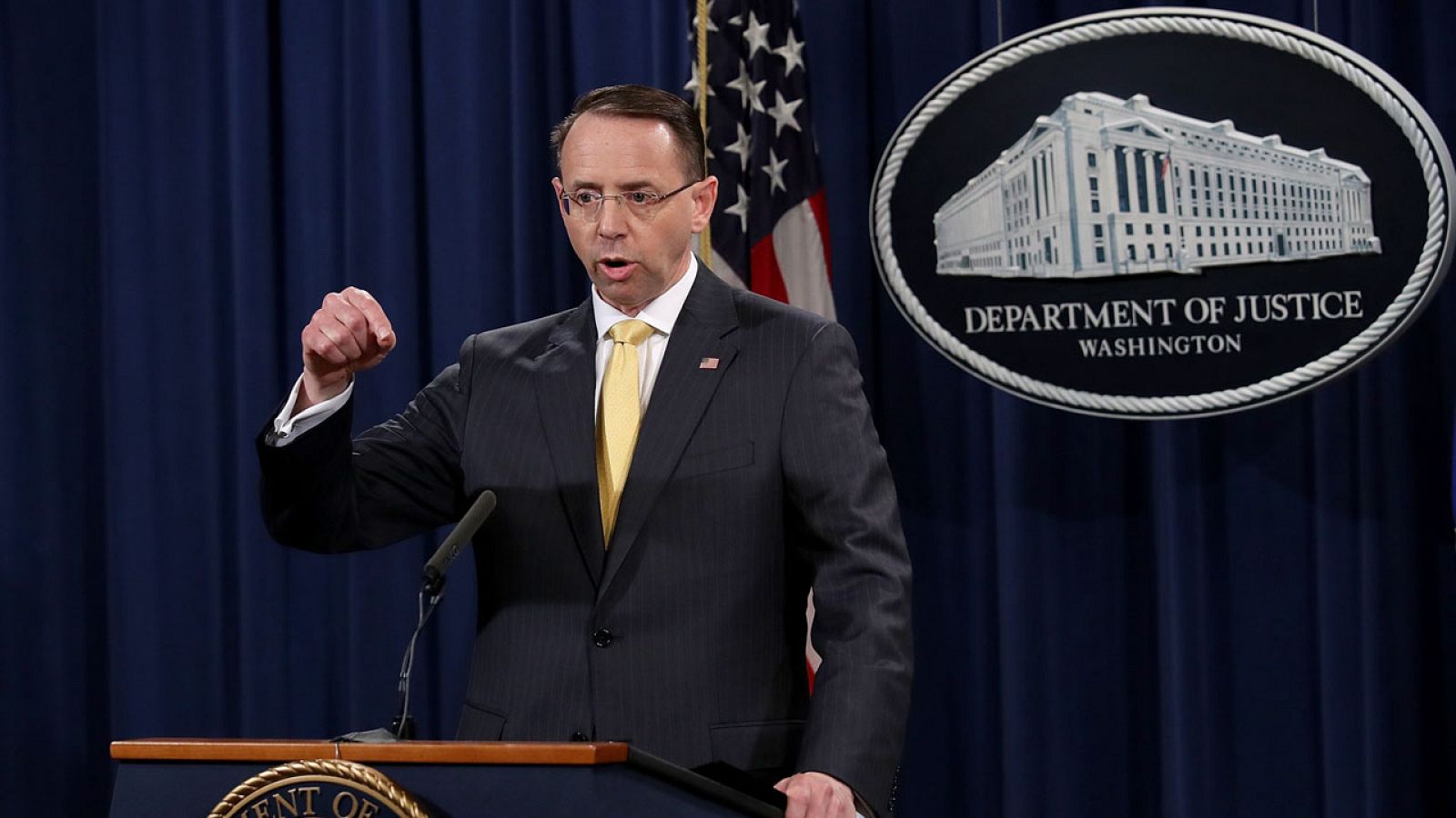 El fiscal Rod Rosenstein anuncia la acusación contra 13 rusos por interferir en las elecciones estadounidenses