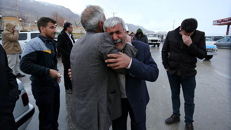 Un avión se estrella en Irán con 66 personas a bordo