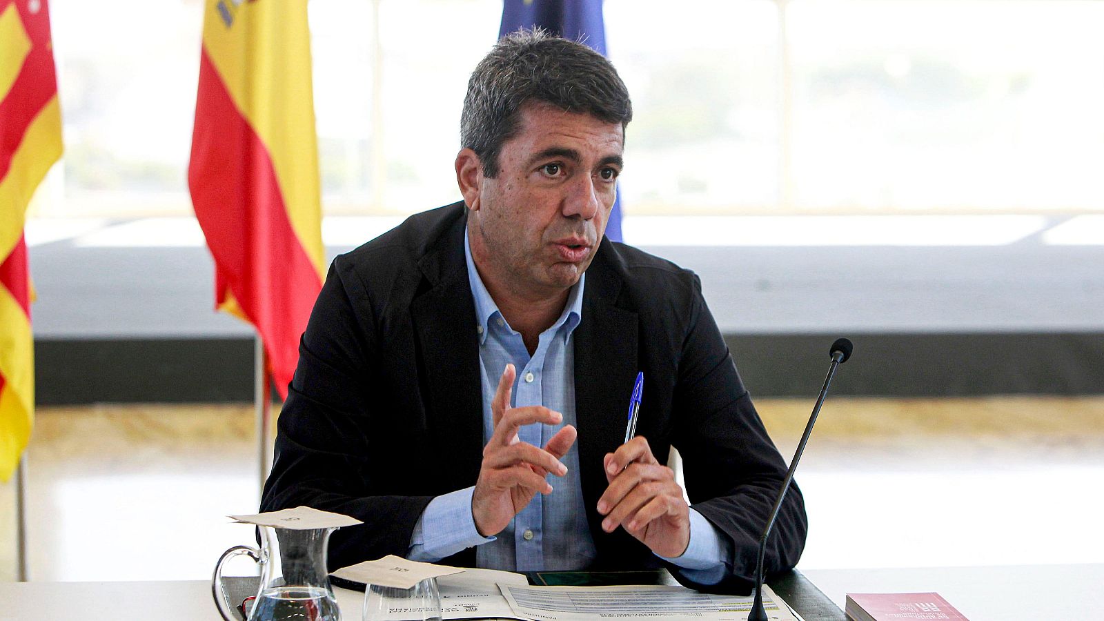 Una asociación pide la copia de los documentos que Mazón firmó durante su comida con Vilaplana en El Ventorro