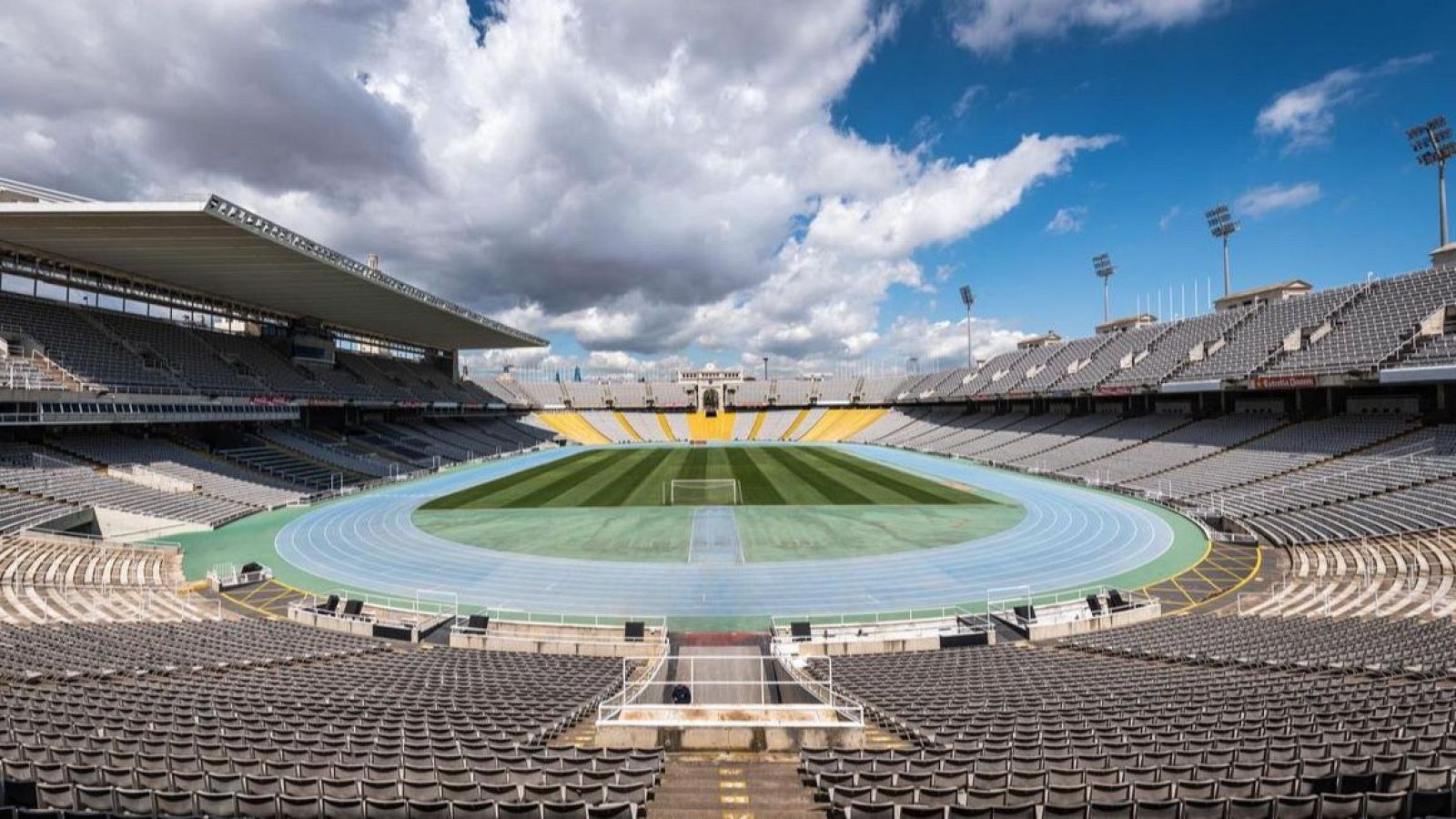 L'Estadi de Monjuïc té capacitat per fins a 55.000 espectadors