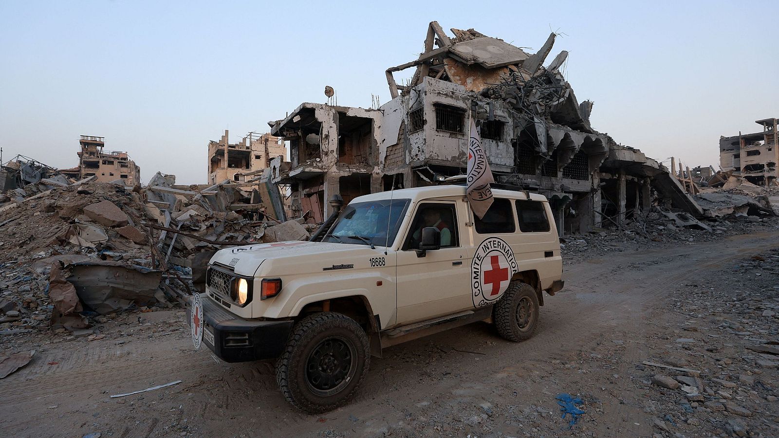 Hamás entrega el cuerpo de otro rehén