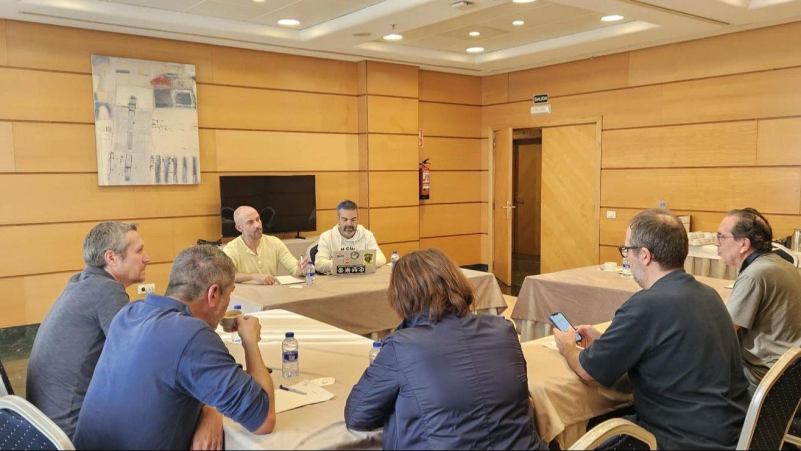 José Pastor y Gervasio Iglesias, durante la reunión con el sector audiovisual en Valencia