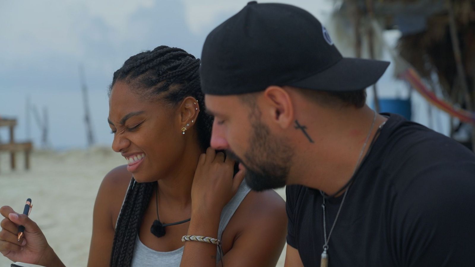 De limpiar excrementos a servir en cocinas: Así son los trabajos de la primera etapa de 'Hasta el fin del mundo'