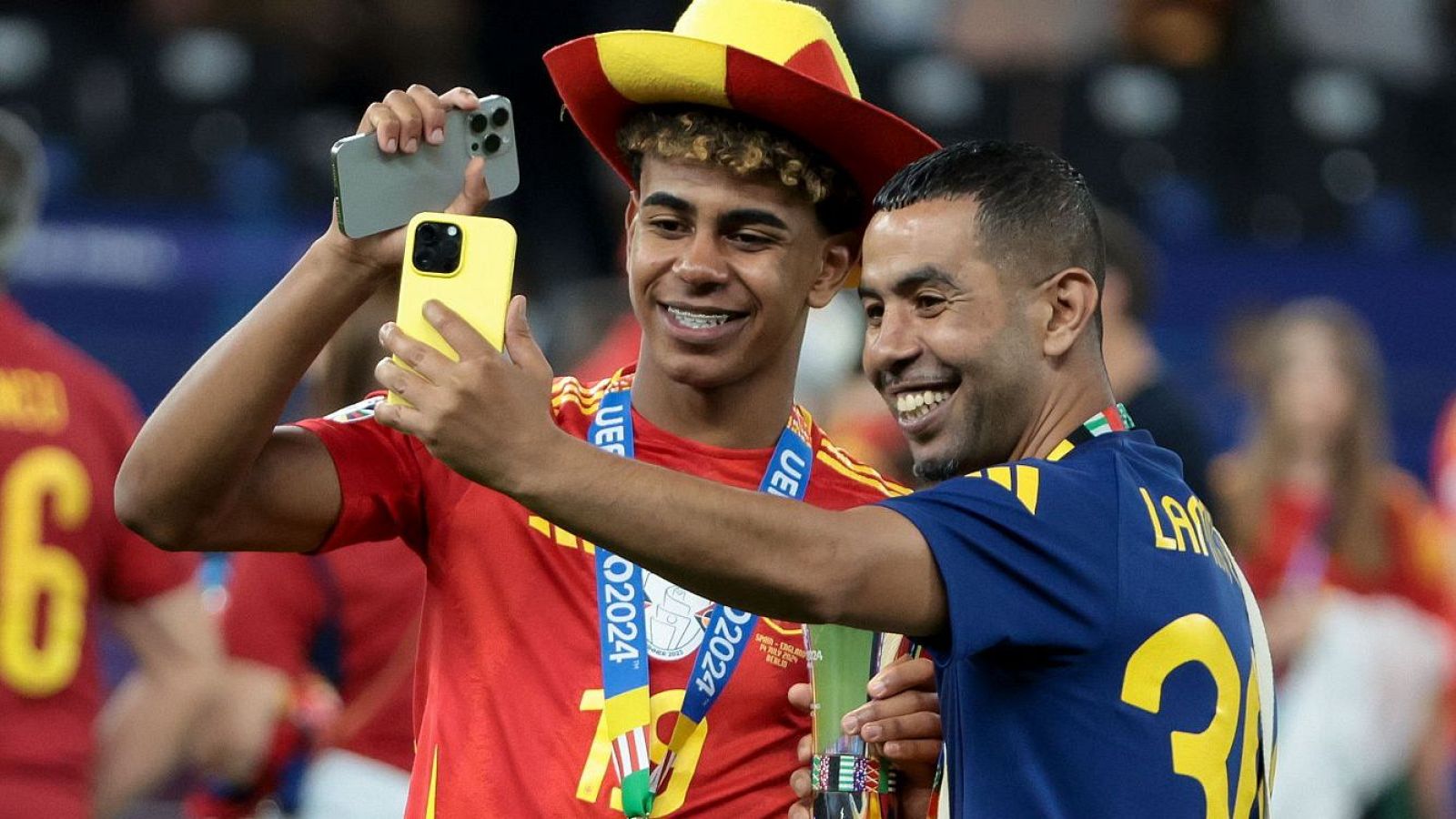 Imatges en exclusiva del pare de Lamine després d’anunciar que es casa