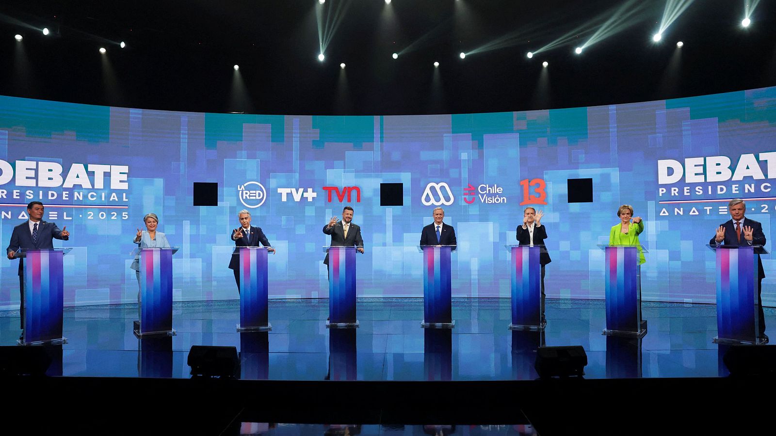 Los candidatos presidenciales chilenos en el último debate televisado antes de las elecciones