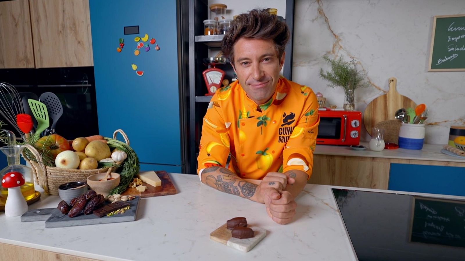 Tasta unes postres naturals amb la recepta de dàtils farcits de festucs del Chef Bosquet