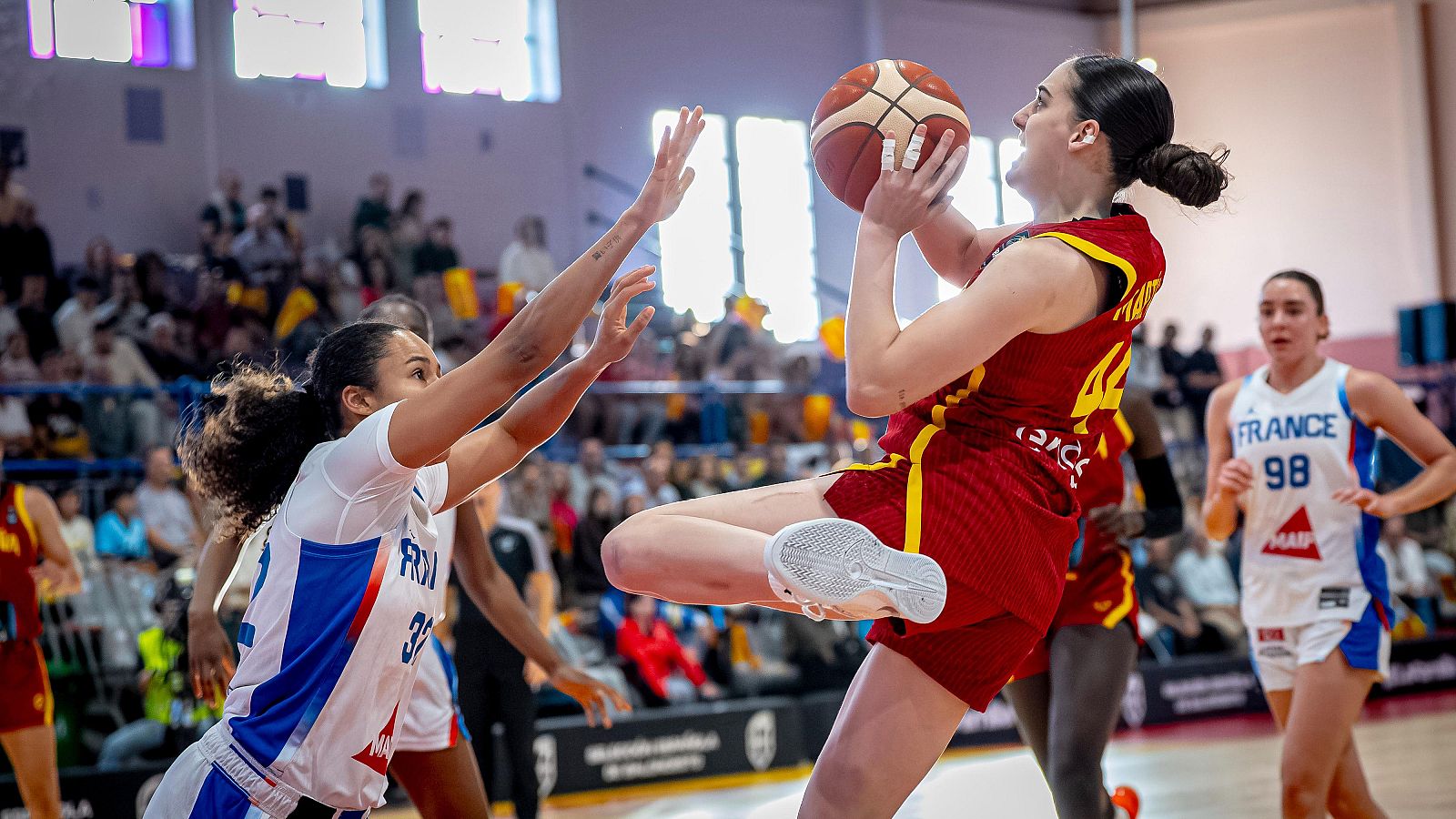 Iyana Martín, con la selección española ante Francia