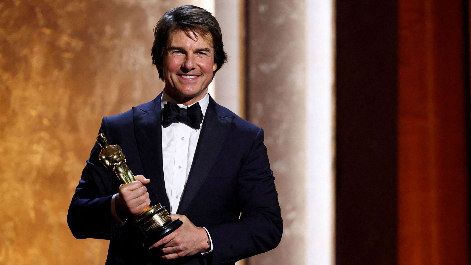 Tom Cruise recibe el Oscar honorífico: "Hacer películas no es lo que hago, es lo que soy"