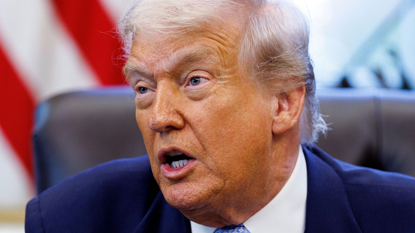 Trump asegura no estar "contento" con México y no descarta un ataque contra los cárteles mexicanos