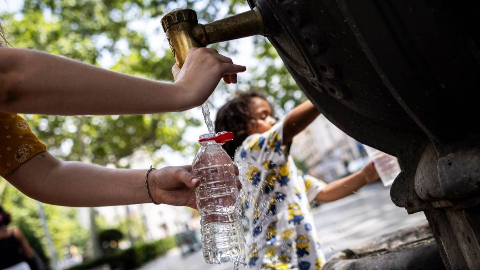 L'Ajuntament de Martorell prohibeix acumular aigua, utilitzant garrafes, ampolles i altres eines d'emmagatzematge