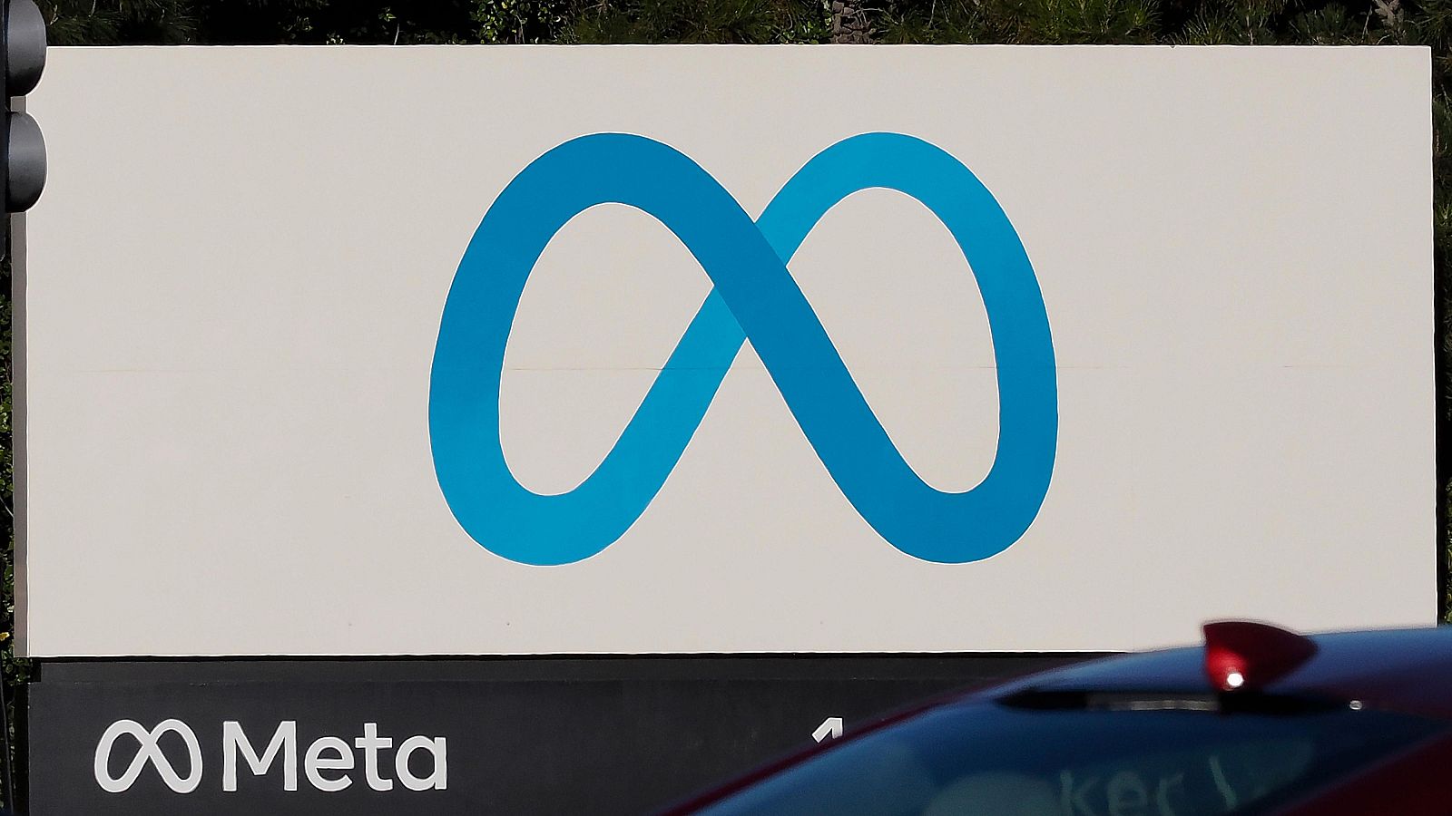 Meta es el nuevo nombre de la empresa matriz que era conocida como Facebook.