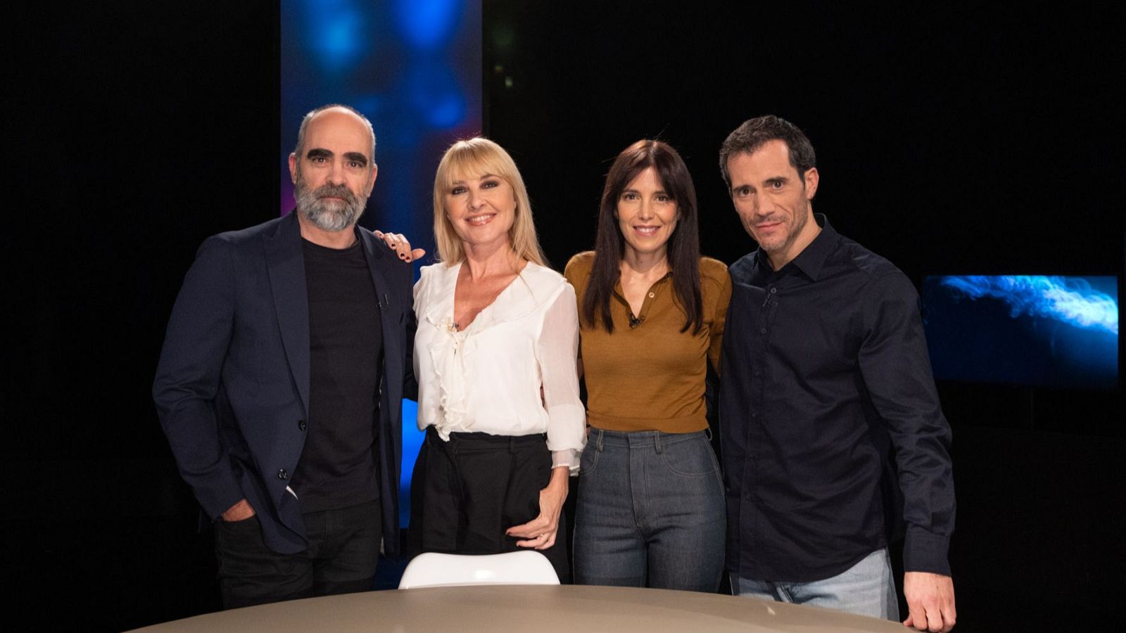 Luis Tosar, Cayetana Guillén Cuervo, Luisa Mayol y Juan Galiñanes en 'Versión Española'