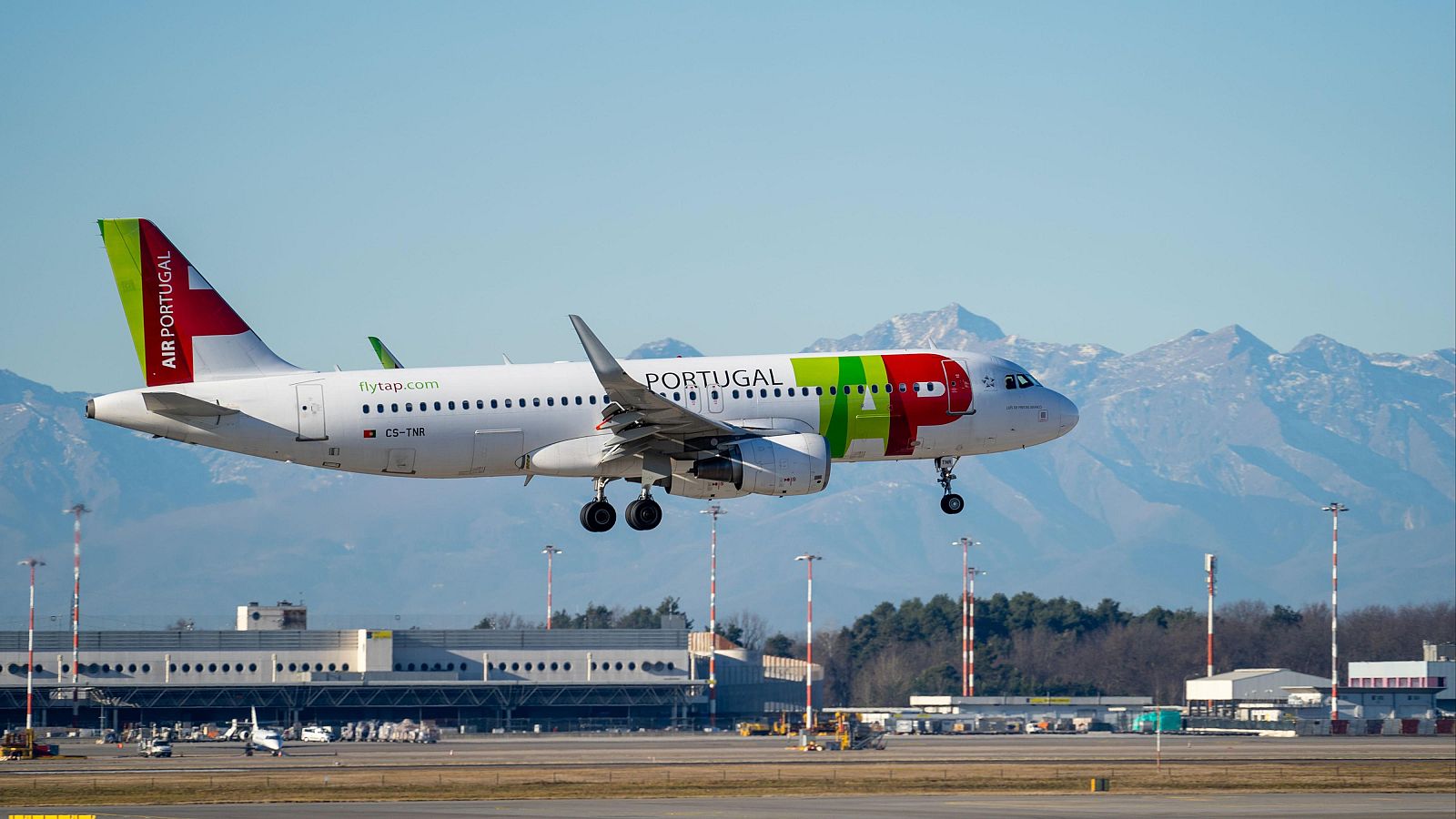 IAG manifiesta su interés por participar en la privatización de la aerolínea portuguesa TAP