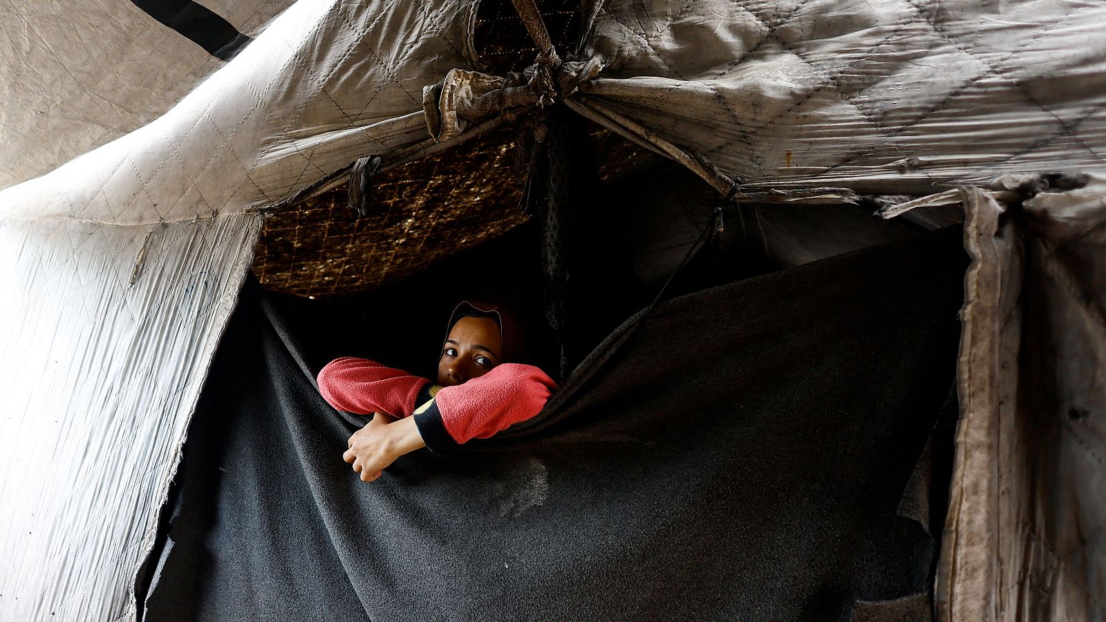 El frío y la lluvia amenazan la supervivencia de la población en Gaza