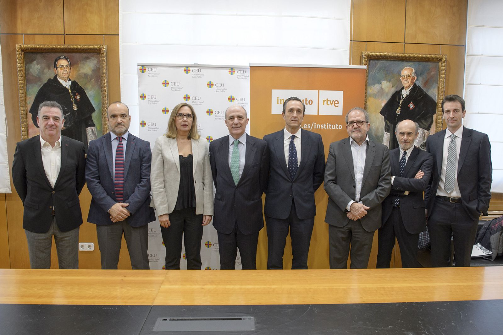 Participantes en la presentación del proyecto `Journalism Innovation Hub¿