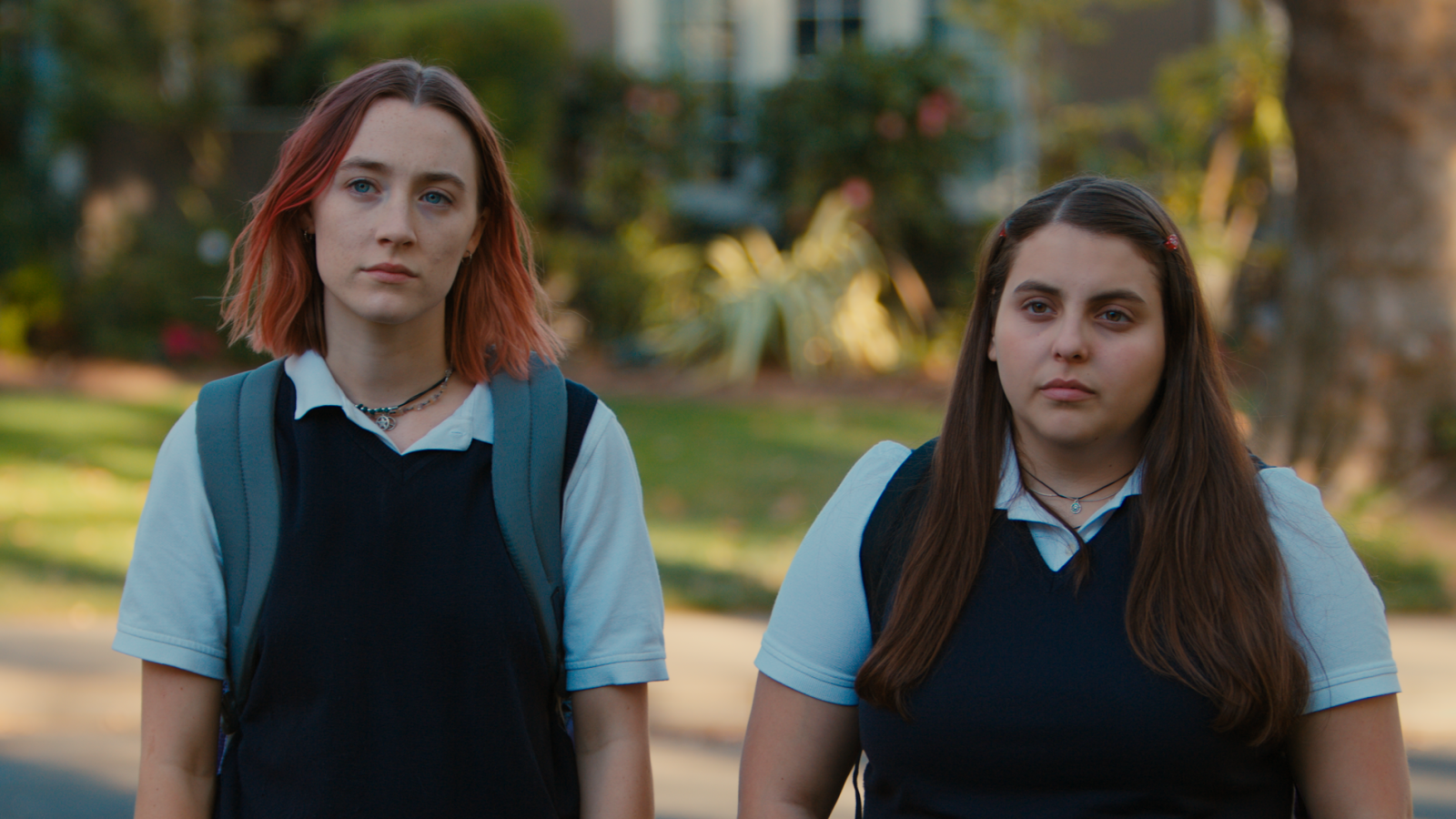 Saoirse Ronan y Beanie Feldstein en 'Lady bird'